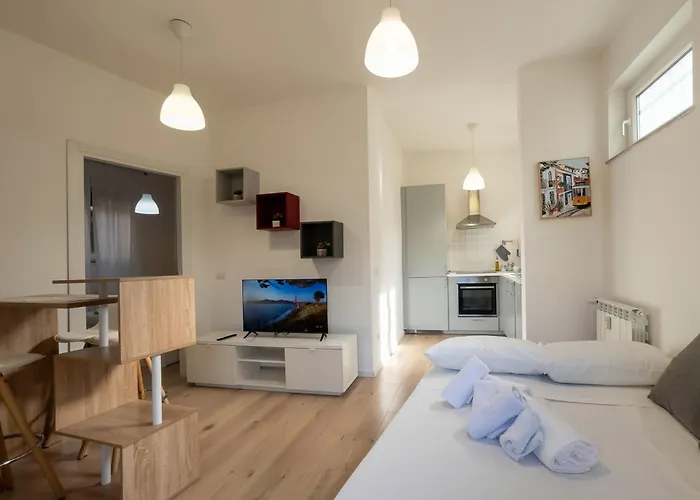 Carano Suite- Modern , Ac Apartment Rom